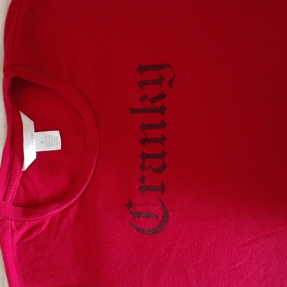 Red Baby Tee T-shirt - Picture 2 of 2